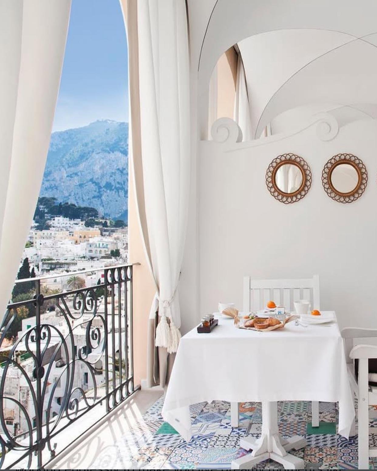 © Capri Tiberio Palace – Official visual | Source: Instagram @capritiberiopalace