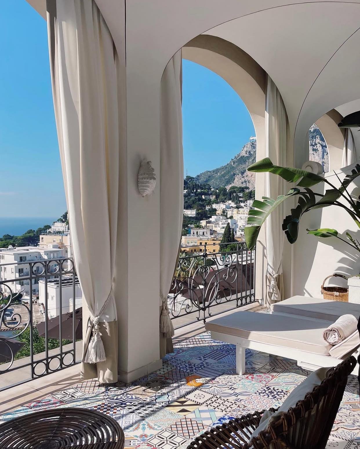 © Capri Tiberio Palace – Official visual | Source: Instagram @capritiberiopalace