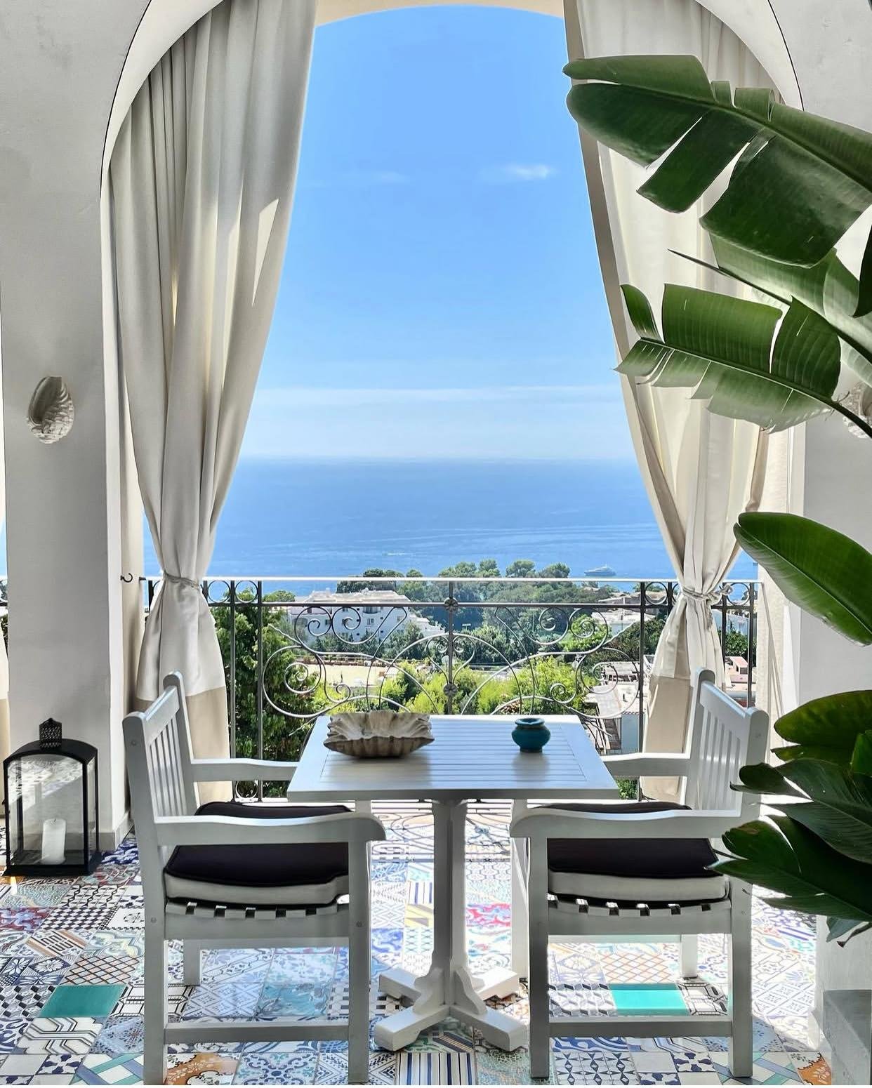 © Capri Tiberio Palace – Official visual | Source: Instagram @capritiberiopalace