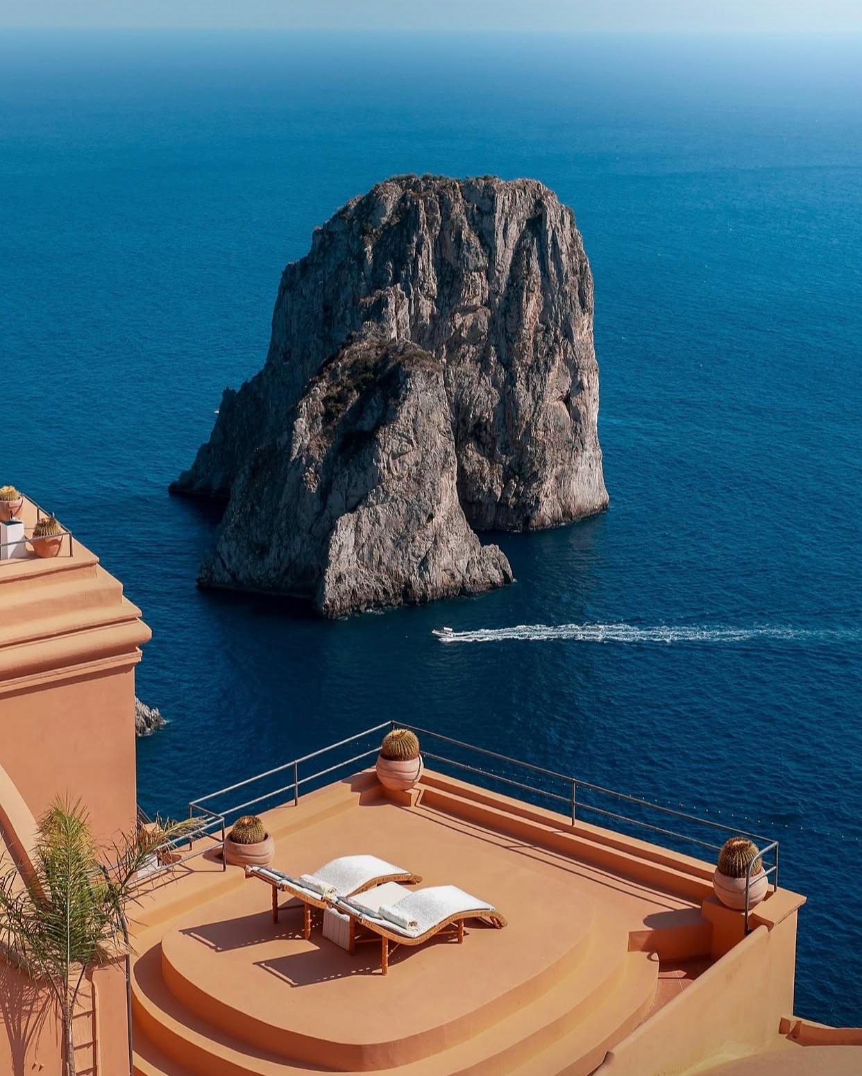 © Hotel Punta Tragara – Official visual | Source: Instagram @puntatragarahotel