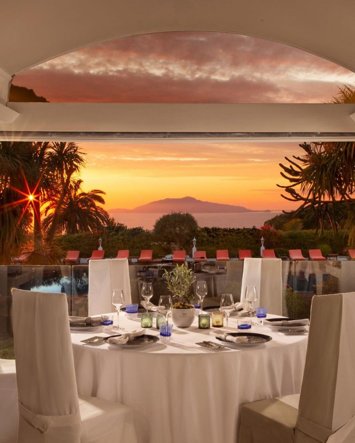 © L'Olivo - Jumeirah Capri Palace – Official visual | Source: Instagram @lolivoanacapri